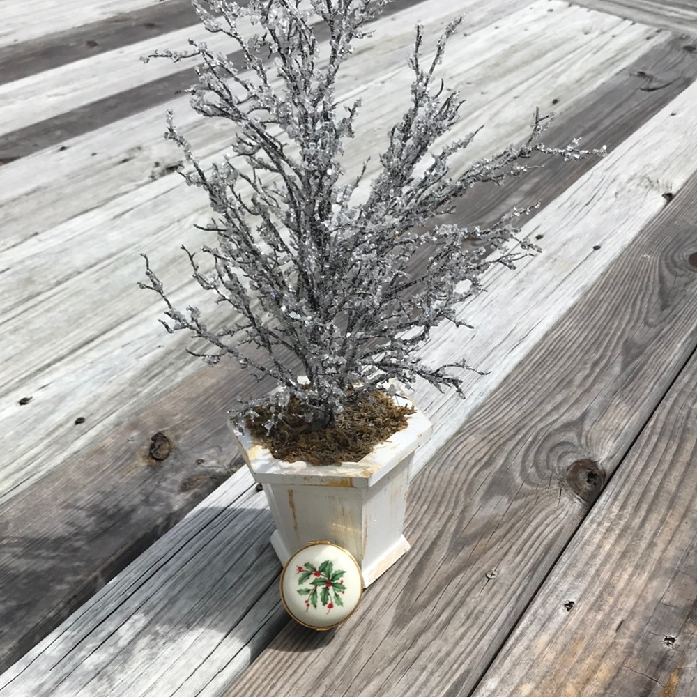 Lenox Holly and Berry Christmas Trinket Box.